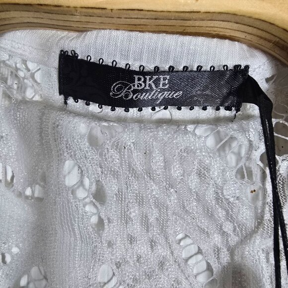 BKE Botique Lace‎ Overshirt Small Women's White Short Sleeve - Picture 3 of 4